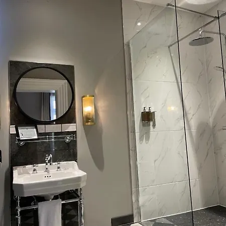 Edgbaston House 4* Birmingham